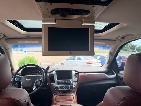 Used 2015 Chevrolet Suburban LTZ RWD image 24