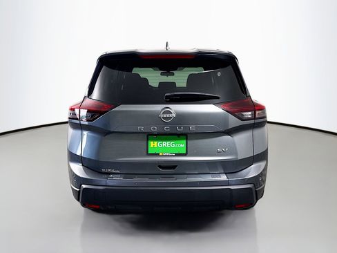 Used 2024 Nissan Rogue SV FWD image 8