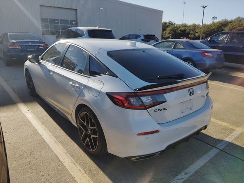 Used 2023 Honda Civic Sport Touring image 2