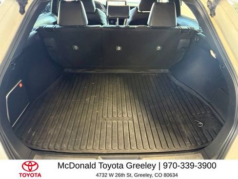 Used 2022 Toyota Venza XLE AWD/4WD image 11