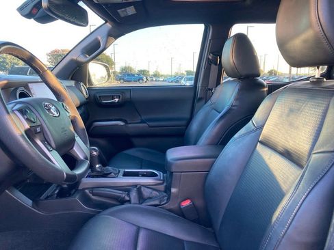 Used 2023 Toyota Tacoma TRD Sport w/ TRD Premium Sport Package RWD image 8