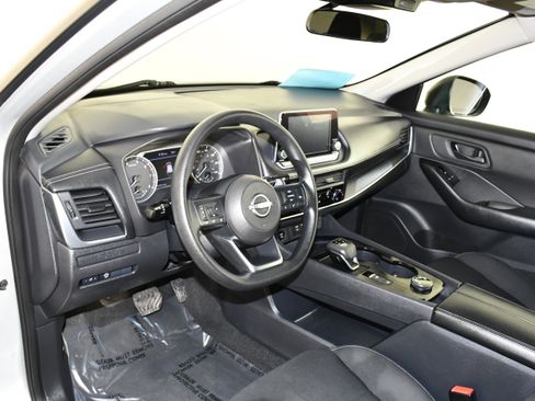 Used 2024 Nissan Rogue S AWD/4WD image 35