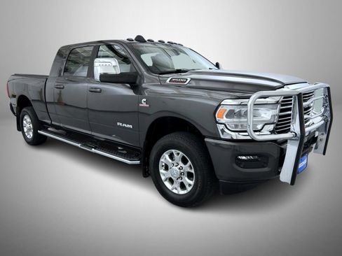 Used 2024 RAM 3500 Laramie AWD/4WD image 3