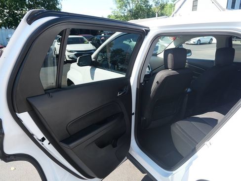 Used 2017 GMC Terrain SLE FWD image 28