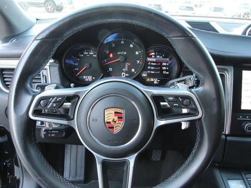 Used 2018 Porsche Macan GTS w/ Premium Package Plus AWD/4WD image 35