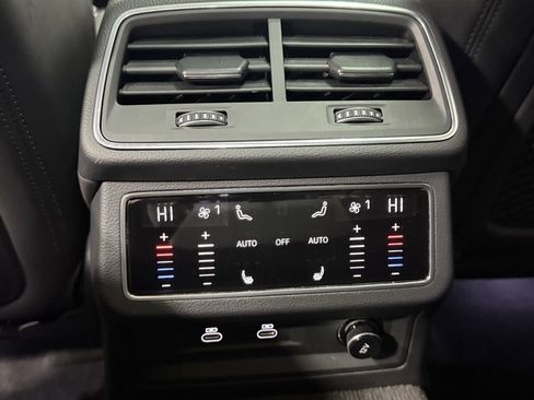 Used 2023 Audi RS 7 Sportback w/ RS 7 Executive Package image 37