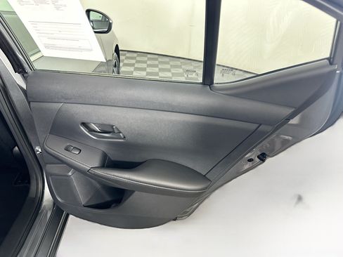 Used 2025 Nissan Sentra SV FWD image 28
