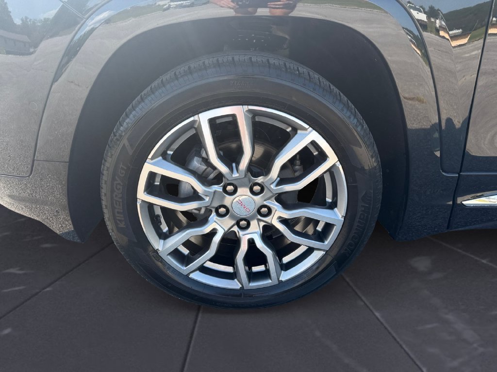 Used 2022 GMC Terrain Denali w/ Denali Premium Package AWD/4WD image 14