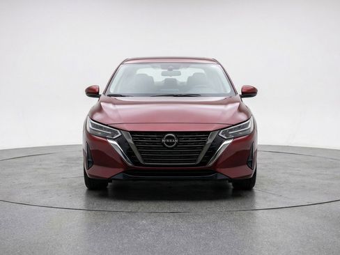 Used 2025 Nissan Sentra SV image 2