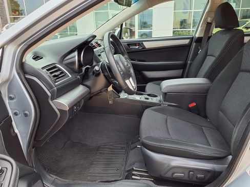 Used 2017 Subaru Outback 2.5i Premium AWD/4WD image 6