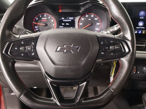 Used 2025 Chevrolet Trax RS w/ Driver Confidence Package FWD image 3