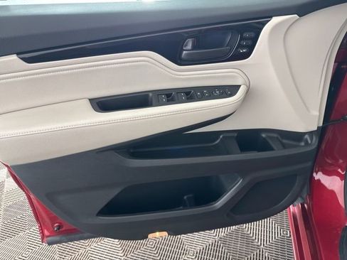 Used 2025 Honda Odyssey Touring image 24