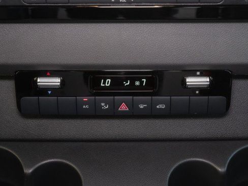 Used 2025 Mercedes-Benz Sprinter 2500 image 20