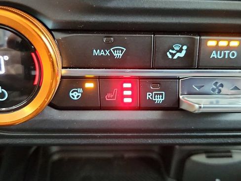 Used 2025 Ford Bronco Badlands AWD/4WD image 27