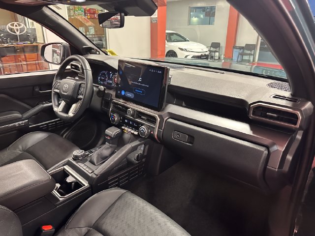 Certified 2026 Toyota 4Runner TRD Off-Road Premium AWD/4WD image 17