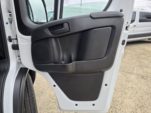 Used 2025 RAM ProMaster 2500 w/ Convenience Group image 33