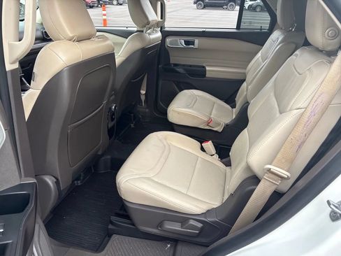 Used 2020 Ford Explorer Platinum w/ Premium Technology Package AWD/4WD image 5
