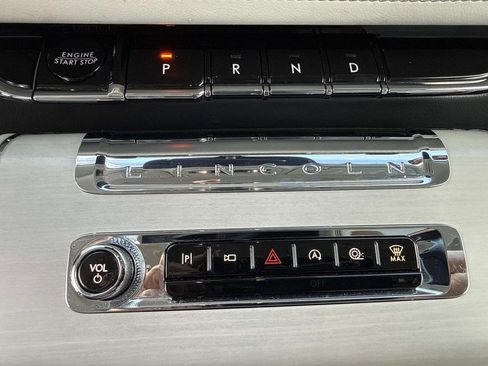 Certified 2025 Lincoln Aviator Reserve w/ Equipment Group 201A image 29