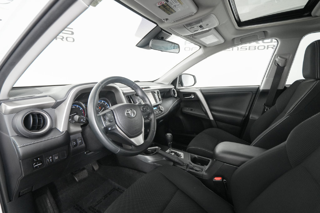 Used 2016 Toyota RAV4 XLE w/ Convenience Package AWD/4WD image 10