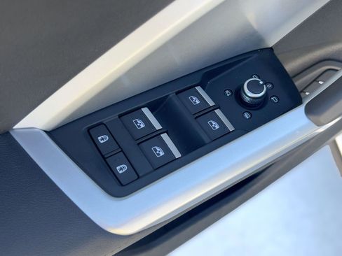 Certified 2025 Audi Q3 2.0T Premium w/ Convenience Package image 20