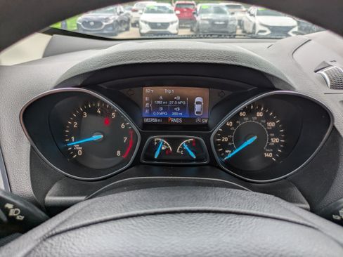 Used 2019 Ford Escape SE FWD image 27