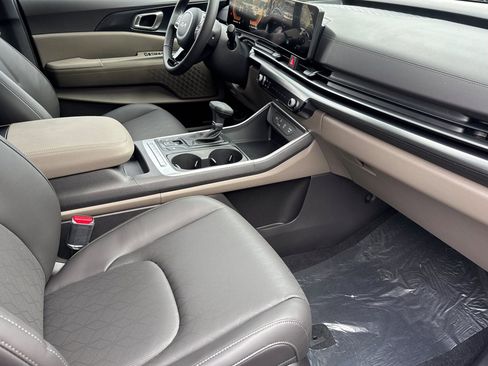 New 2026 Kia Carnival image 17