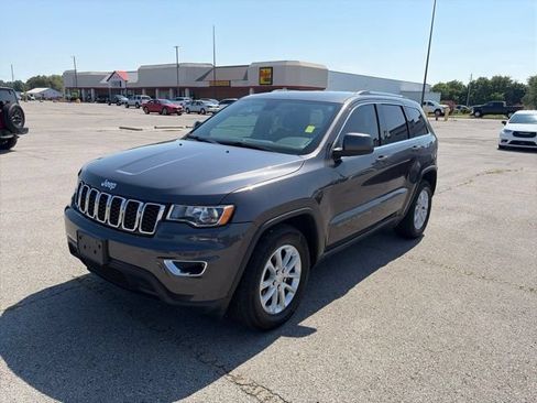 Used 2021 Jeep Grand Cherokee Laredo RWD image 2