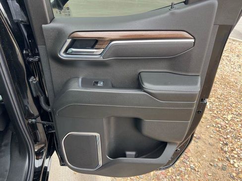 Used 2025 Chevrolet Silverado 1500 LT image 24