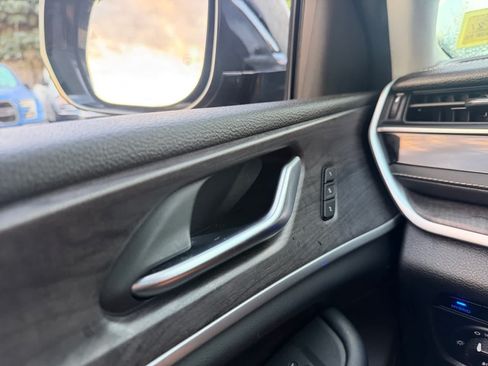 Used 2023 Jeep Grand Cherokee 4WD 4xe image 29