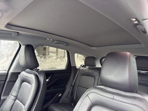 Used 2022 Lincoln Corsair Reserve w/ Equipment Group 201A image 8