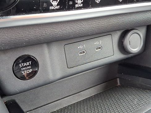 Used 2025 Nissan Rogue SV AWD/4WD image 23