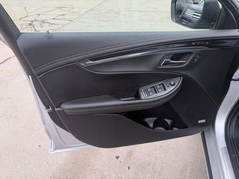 Used 2017 Chevrolet Impala Premier w/ Enhanced Convenience Package FWD image 9