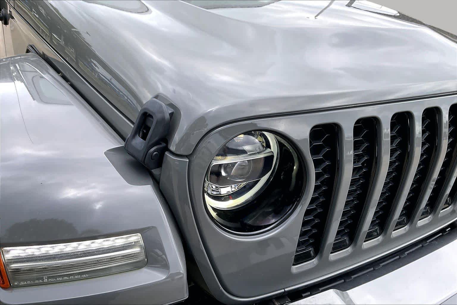 Used 2022 Jeep Gladiator Overland AWD/4WD image 27