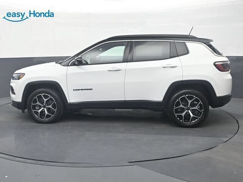 Used 2025 Jeep Compass Limited AWD/4WD image 4