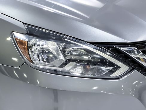 Used 2019 Nissan Sentra SV FWD image 12