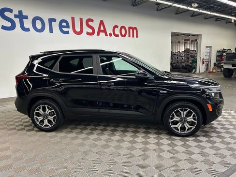Used 2021 Kia Seltos EX AWD/4WD image 11