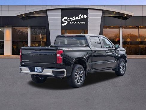 Used 2022 Chevrolet Silverado 1500 LT AWD/4WD image 5