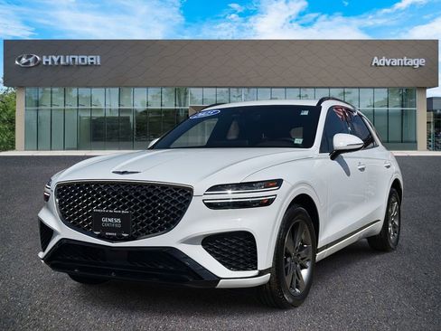 Certified 2025 Genesis GV70 3.5T Sport image 4