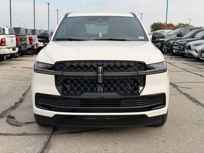 New 2025 Lincoln Navigator Reserve w/ Jet Appearance Package