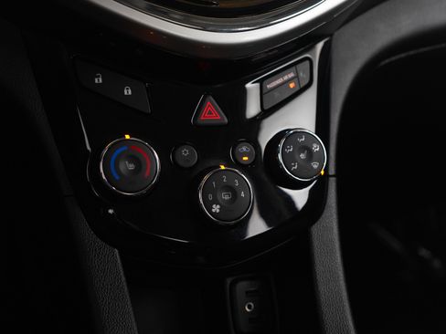 Used 2019 Chevrolet Sonic LT w/ Convenience Package image 21