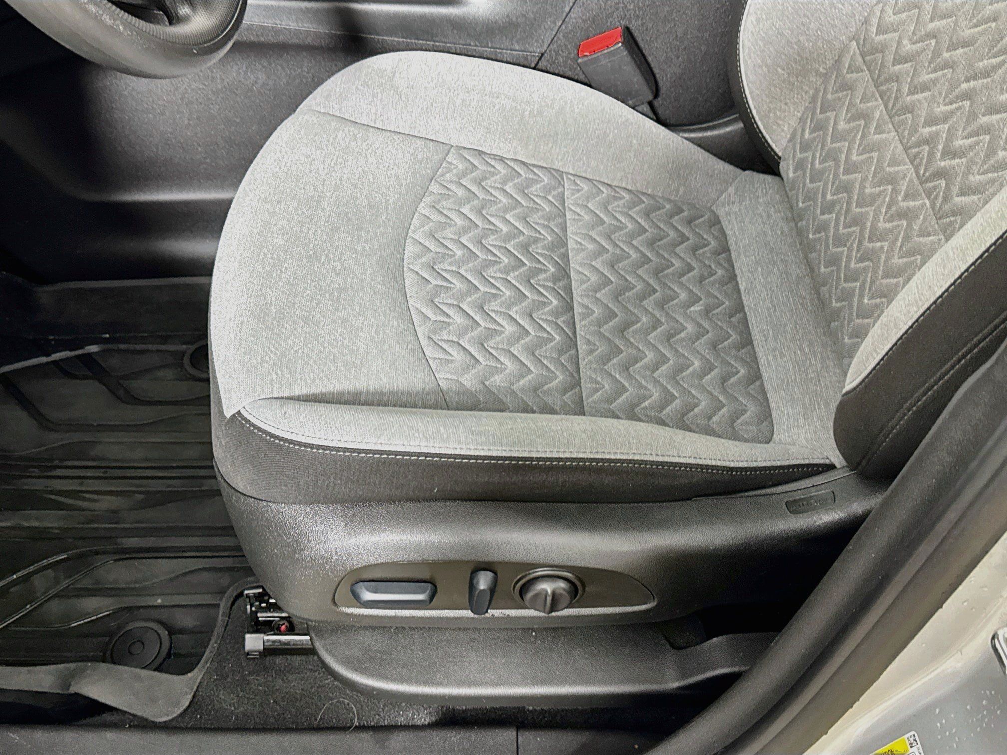 Used 2022 Chevrolet Equinox LS w/ LPO, Floor Liner Package AWD/4WD image 19