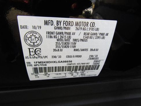 Used 2020 Ford Explorer XLT w/ Equipment Group 202A AWD/4WD image 22