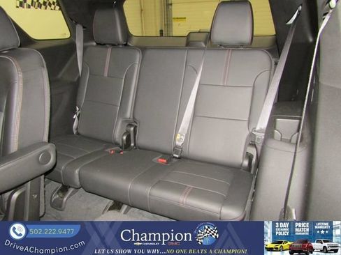 Used 2022 Chevrolet Traverse RS FWD image 20