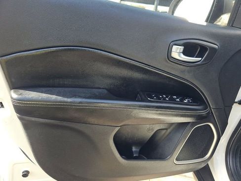 Used 2021 Jeep Compass Latitude FWD image 27