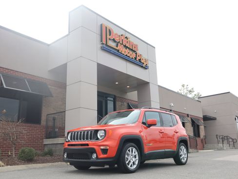 Used 2021 Jeep Renegade Latitude FWD image 29