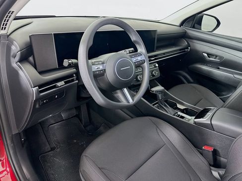 Certified 2026 Hyundai Tucson SE FWD image 9