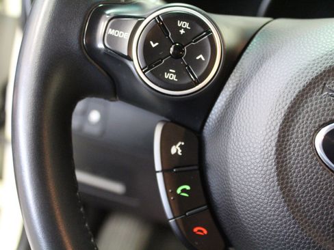 Used 2016 Kia Soul ! w/ Umber Package 1 image 10