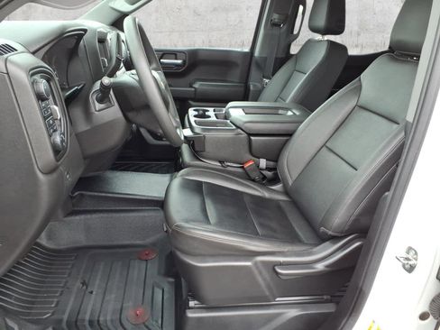 Used 2022 Chevrolet Silverado 1500 W/T w/ WT Convenience Package AWD/4WD image 4