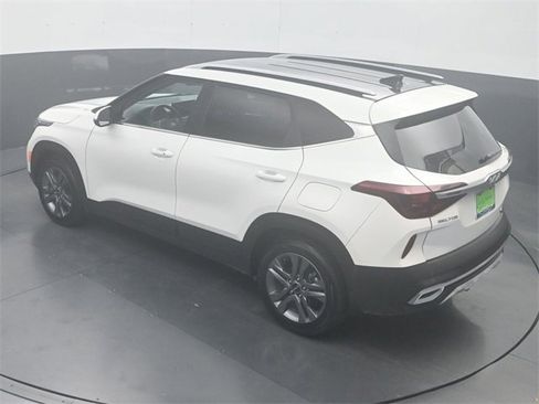 Used 2023 Kia Seltos S w/ Navigation Package image 23