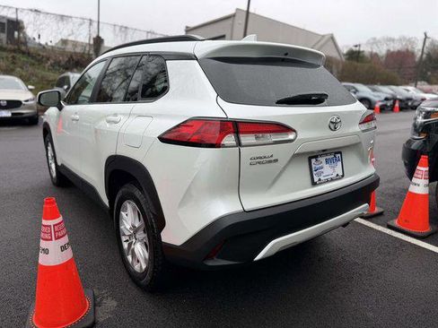 Certified 2024 Toyota Corolla Cross LE w/ Moonroof Package image 7